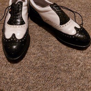 Men size 9 vintage classic golf cub of Canada Foot-Joy golf shoes